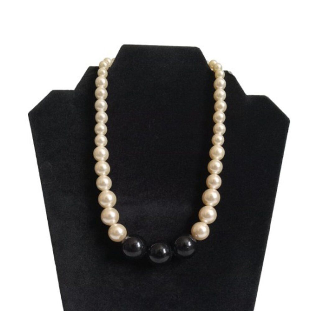 Vintage Champagne Faux Pearl and Black Graduated Beaded Single Strand Necklace